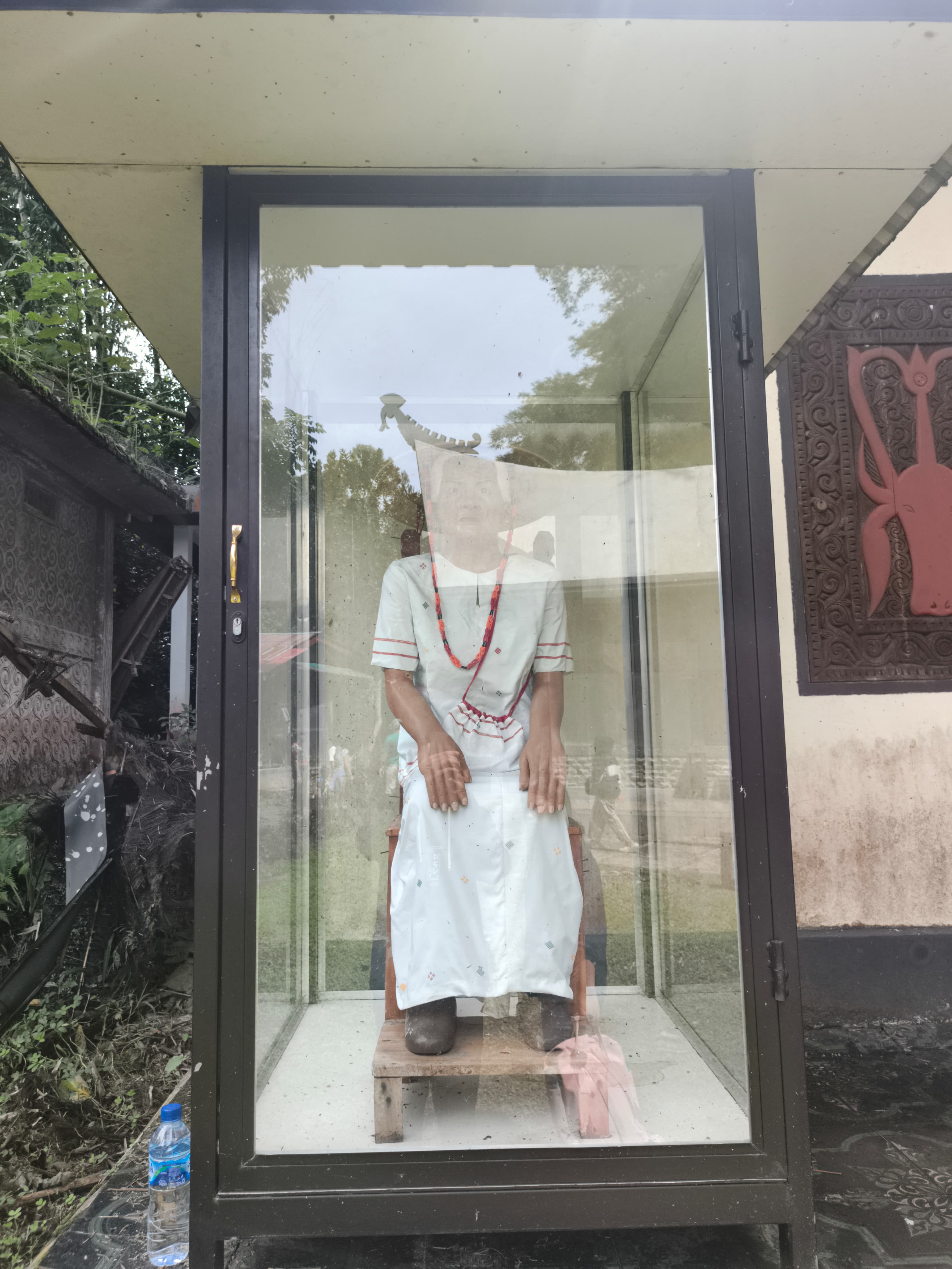 Tau-Tau (Patung Leluhur Toraja)